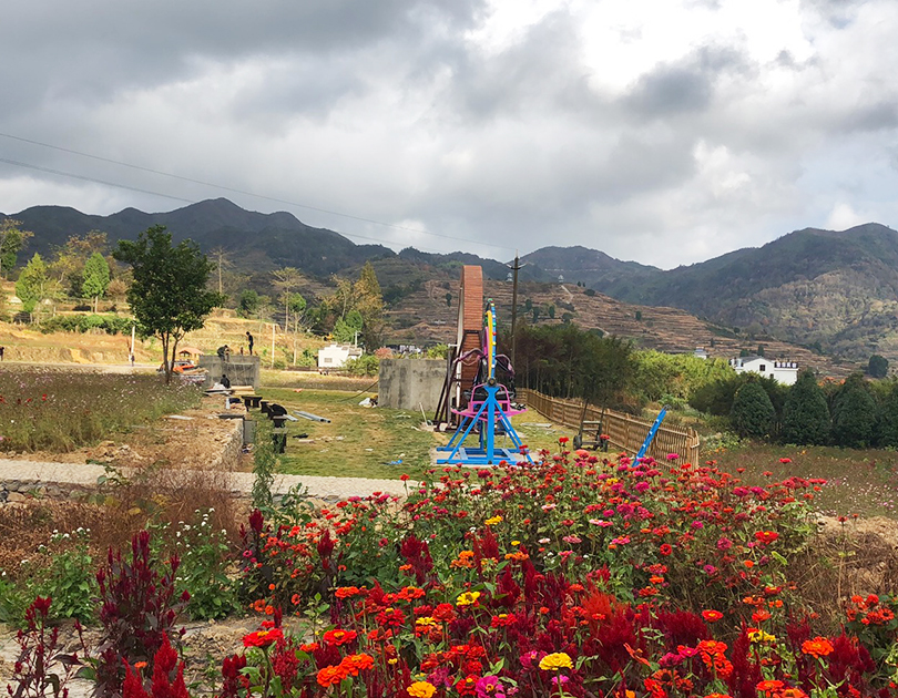 浙江臺州南坪旅游景區(qū)太空飛環(huán)，360°旋轉(zhuǎn)單車
