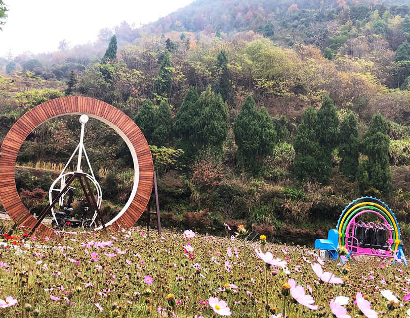 浙江臺州南坪旅游景區(qū)太空飛環(huán)，360°旋轉(zhuǎn)單車