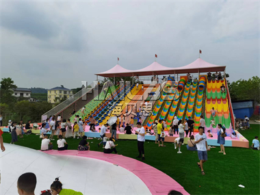 四川渠縣撒歡樂園運營現(xiàn)場